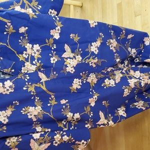 Brand new purple flower Tokyo robe purchased in Toyko size Small